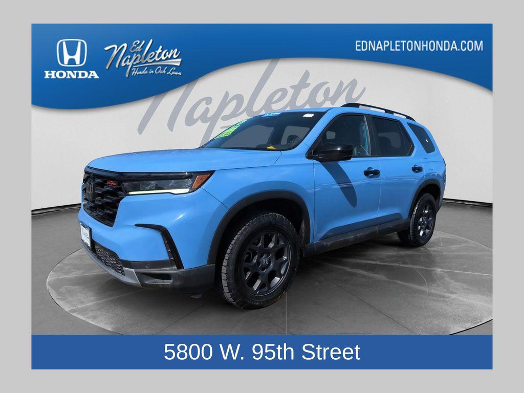 used 2025 Honda Pilot car, priced at $39,412