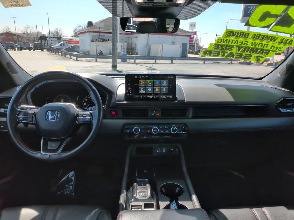 used 2025 Honda Pilot car, priced at $39,412