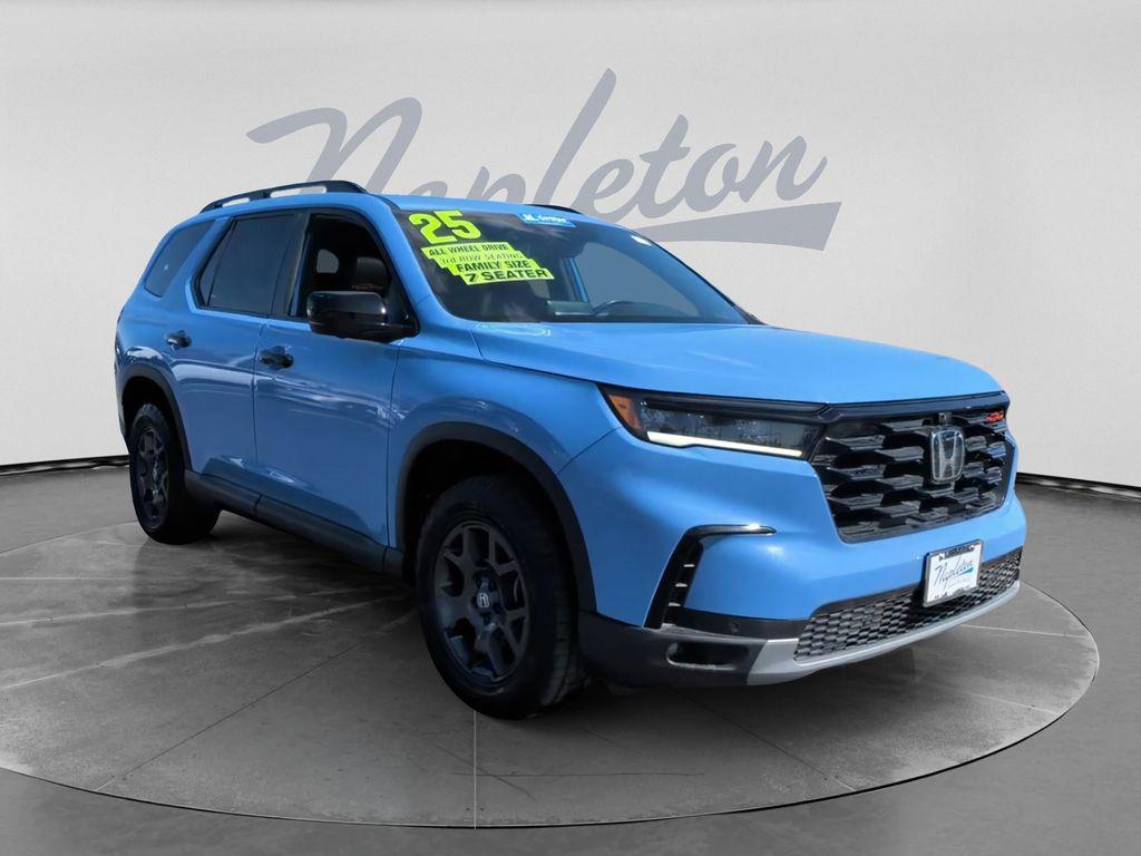 used 2025 Honda Pilot car, priced at $39,412