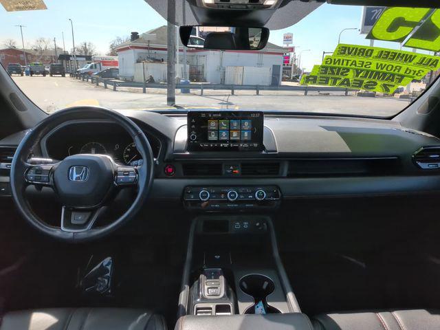 used 2025 Honda Pilot car, priced at $41,850