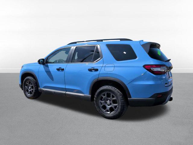 used 2025 Honda Pilot car, priced at $41,850