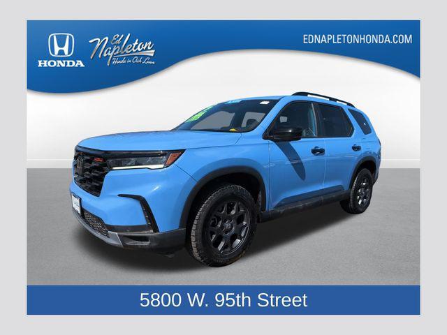 used 2025 Honda Pilot car, priced at $41,900