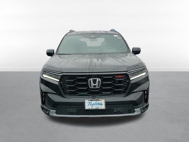 new 2025 Honda Pilot car, priced at $47,833