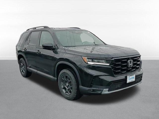 new 2025 Honda Pilot car, priced at $47,833