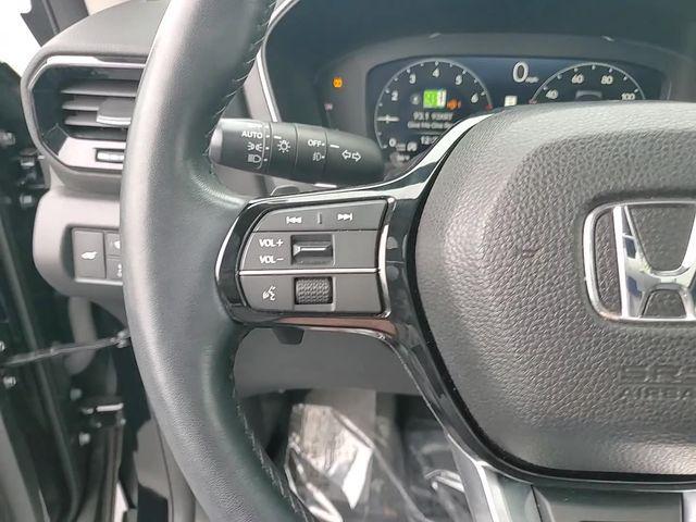 used 2023 Honda Pilot car, priced at $40,350