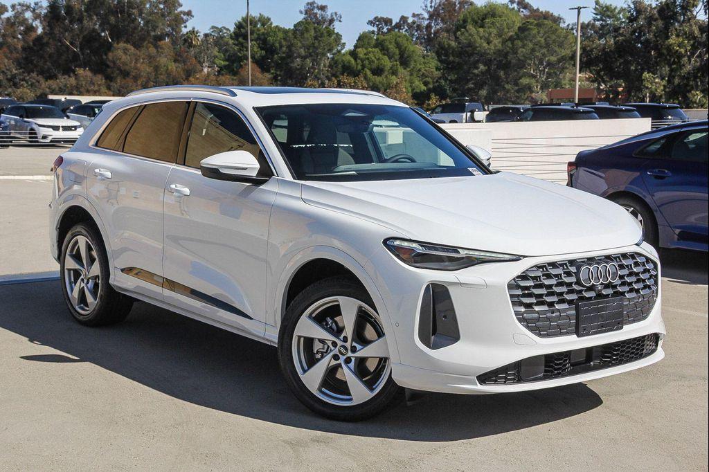 new 2025 Audi Q5 car, priced at $59,195