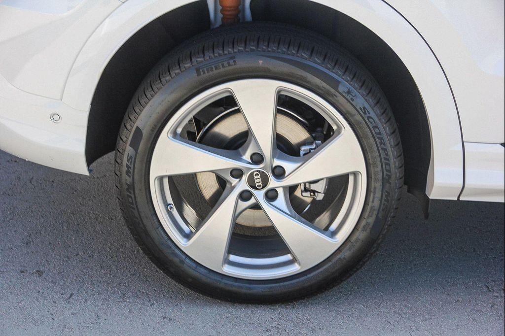 new 2025 Audi Q5 car, priced at $59,195