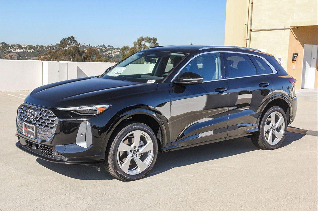 new 2025 Audi Q5 car, priced at $59,790