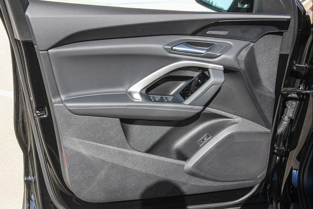 new 2025 Audi Q5 car, priced at $59,790