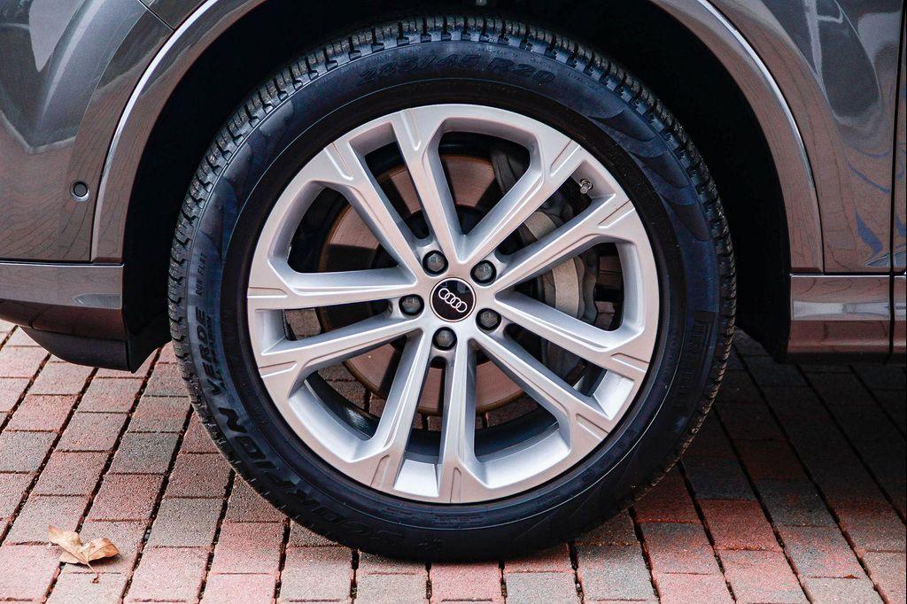 used 2025 Audi Q7 car, priced at $54,988