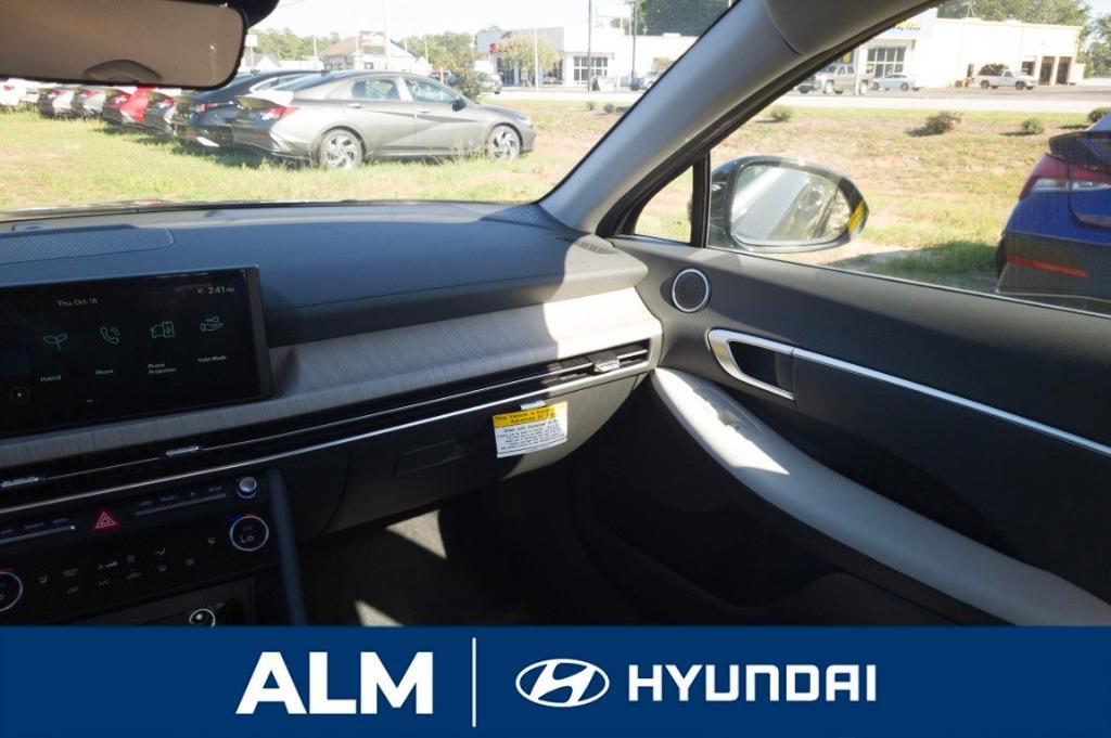 new 2026 Hyundai Sonata Hybrid car, priced at $34,305