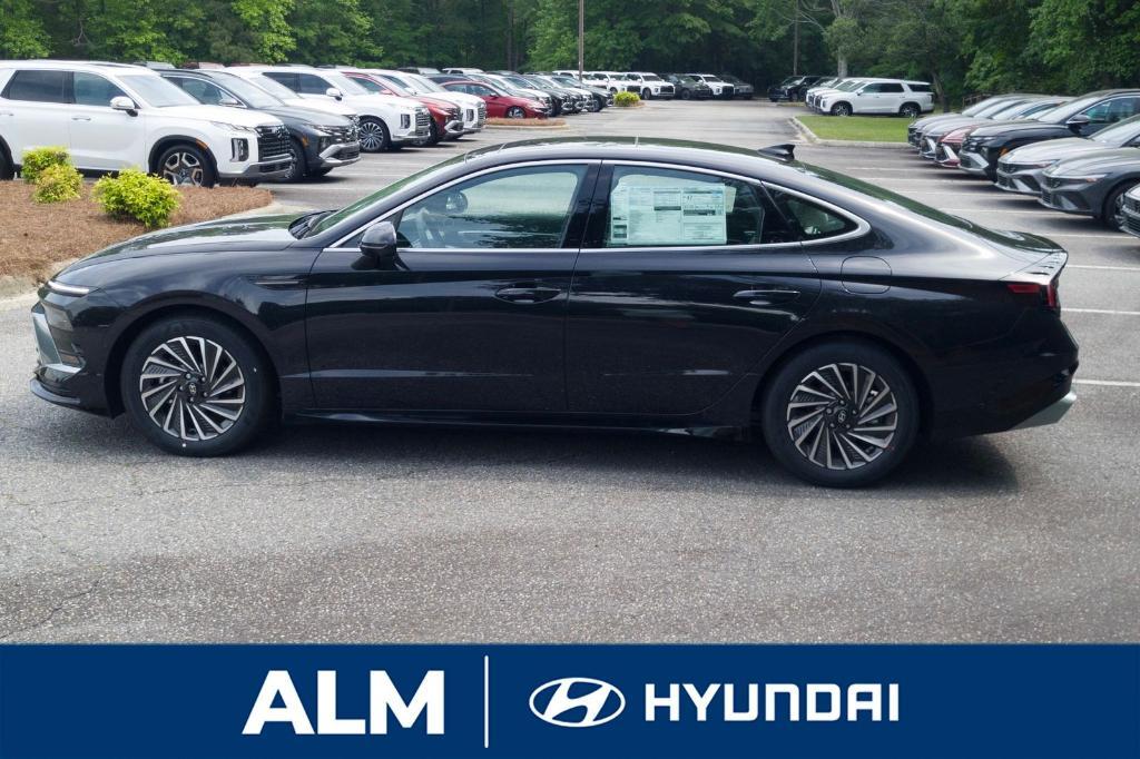 new 2025 Hyundai Sonata Hybrid car, priced at $39,520