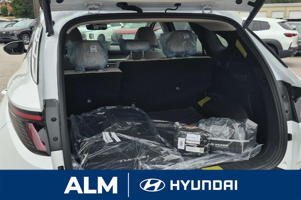 new 2026 Hyundai TUCSON Hybrid car, priced at $45,070