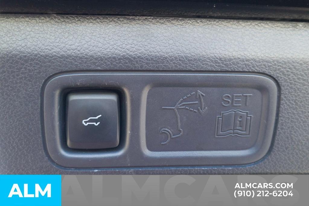 used 2024 Ford Expedition car, priced at $40,920