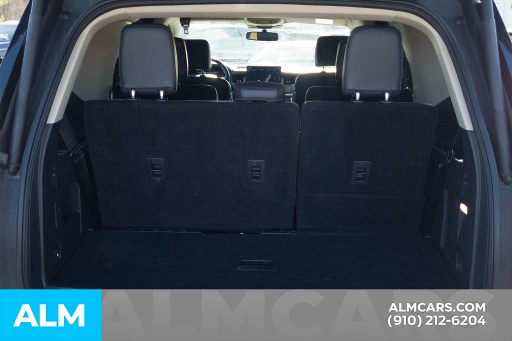 used 2024 Ford Expedition car, priced at $40,920