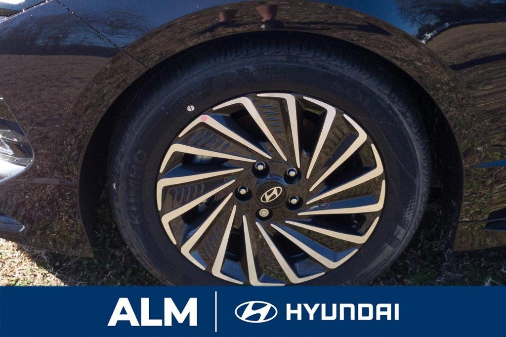 new 2025 Hyundai Sonata Hybrid car, priced at $39,380