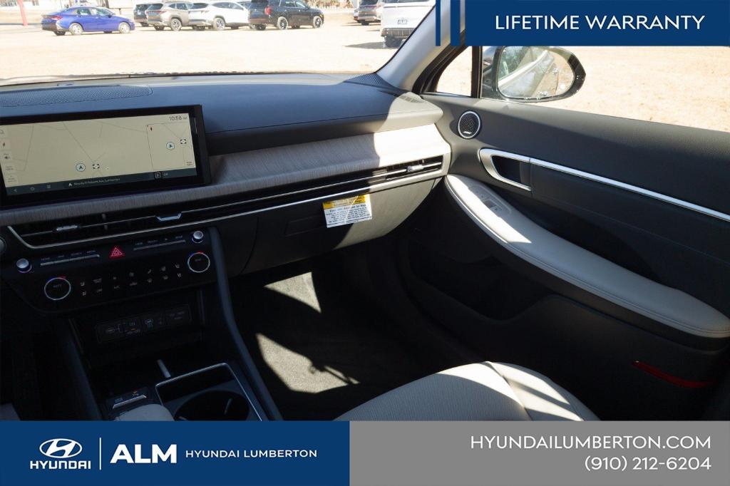 new 2025 Hyundai Sonata Hybrid car, priced at $39,380
