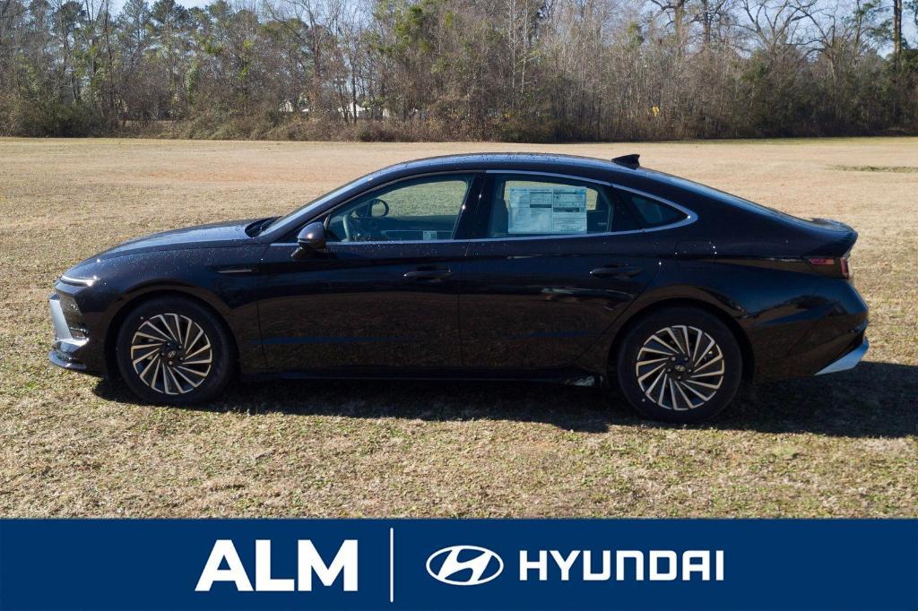 new 2025 Hyundai Sonata Hybrid car, priced at $39,380