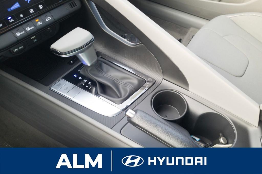 new 2025 Hyundai Elantra car, priced at $25,080