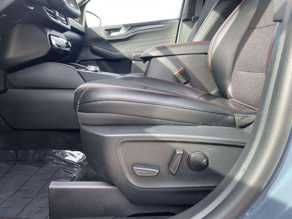 used 2025 Ford Escape car, priced at $24,814