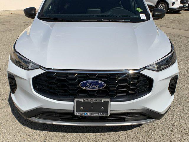 used 2025 Ford Escape car, priced at $25,999