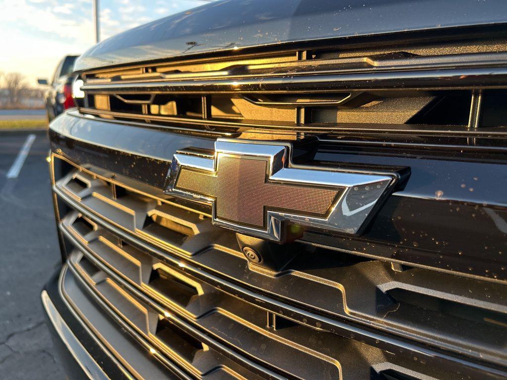 new 2026 Chevrolet Traverse car, priced at $50,640