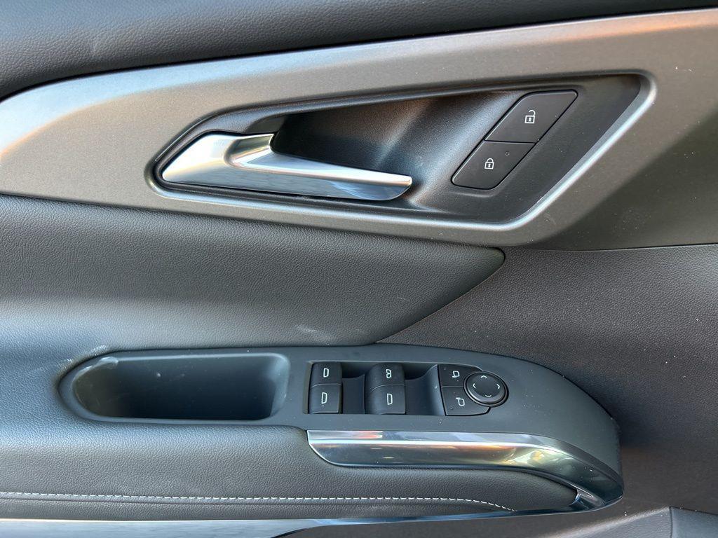 new 2026 Chevrolet Traverse car, priced at $50,640