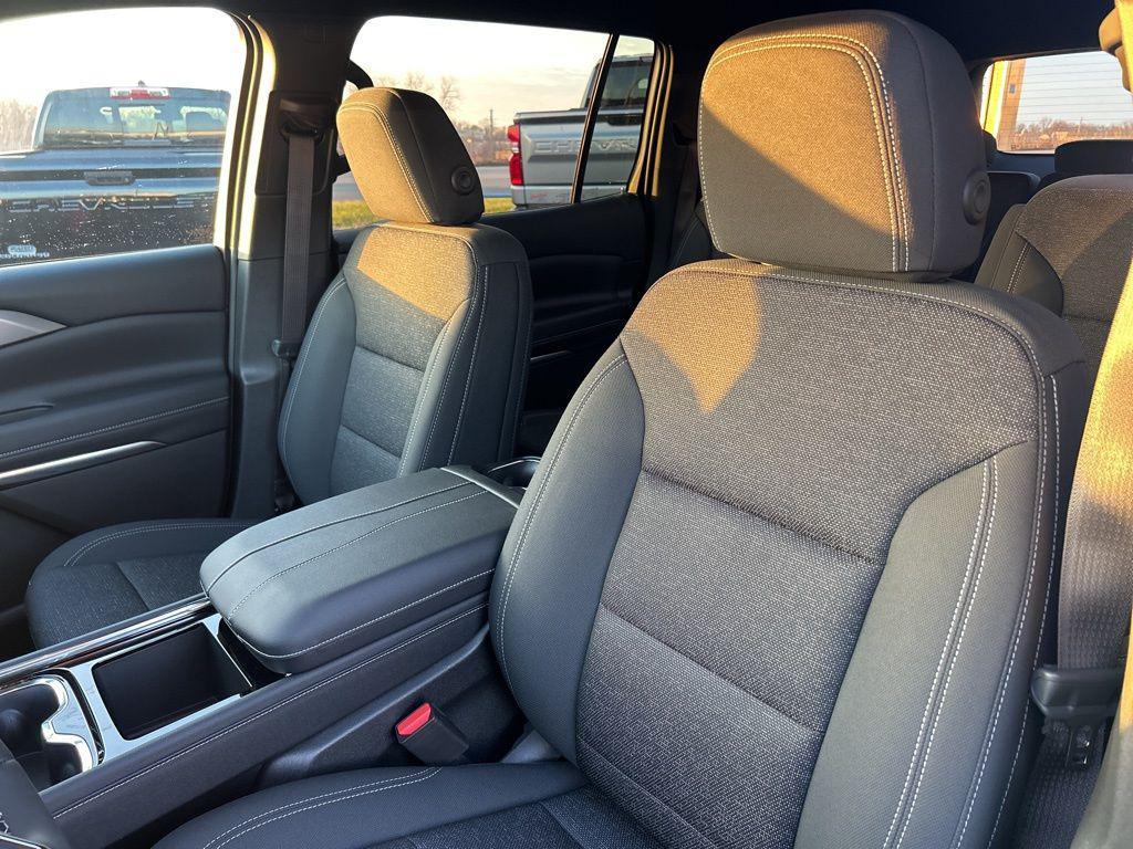 new 2026 Chevrolet Traverse car, priced at $50,640