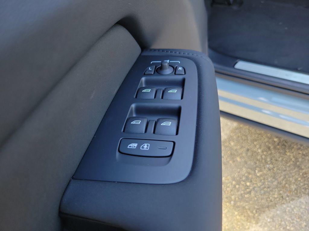 new 2026 Volvo XC60 car, priced at $60,056