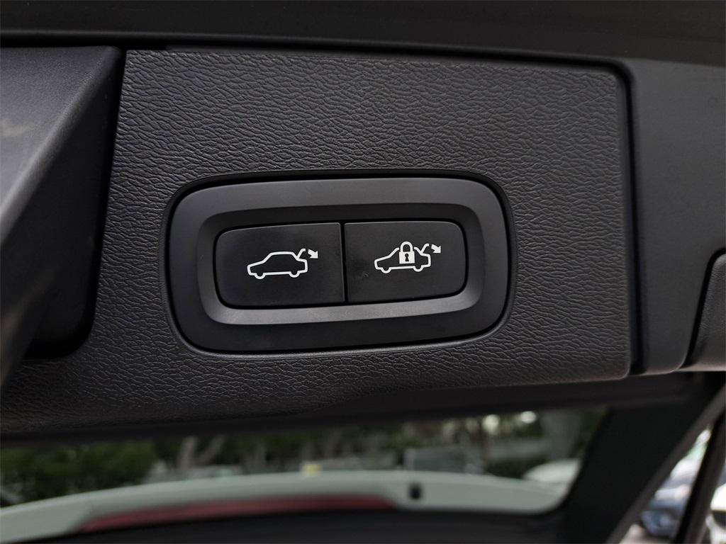 used 2021 Volvo XC60 car, priced at $19,595