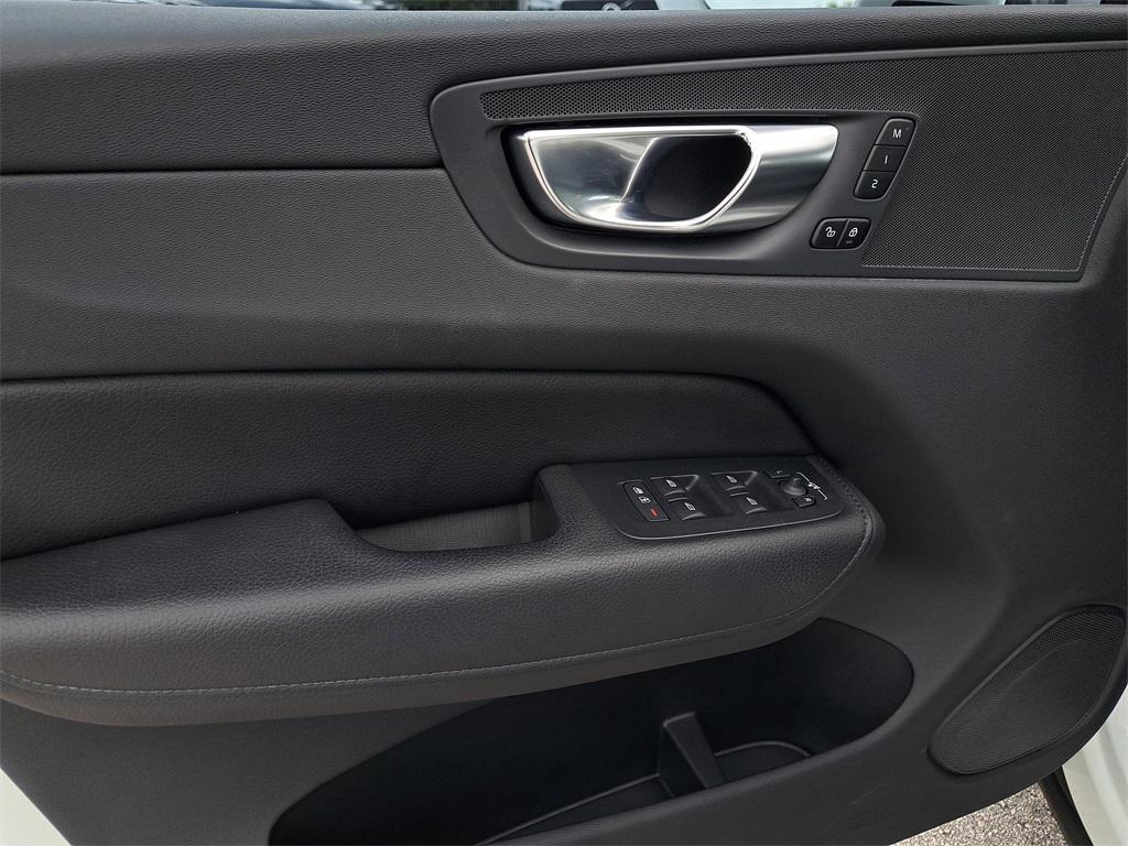 used 2021 Volvo XC60 car, priced at $19,595