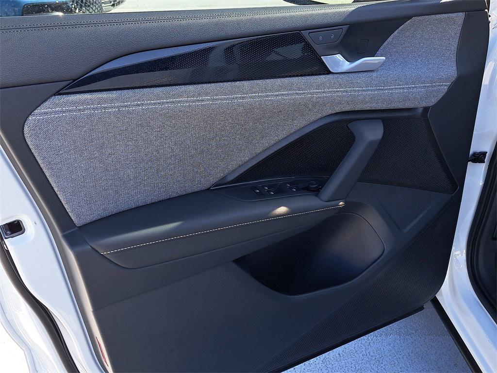 new 2025 Volkswagen Tiguan car, priced at $27,446