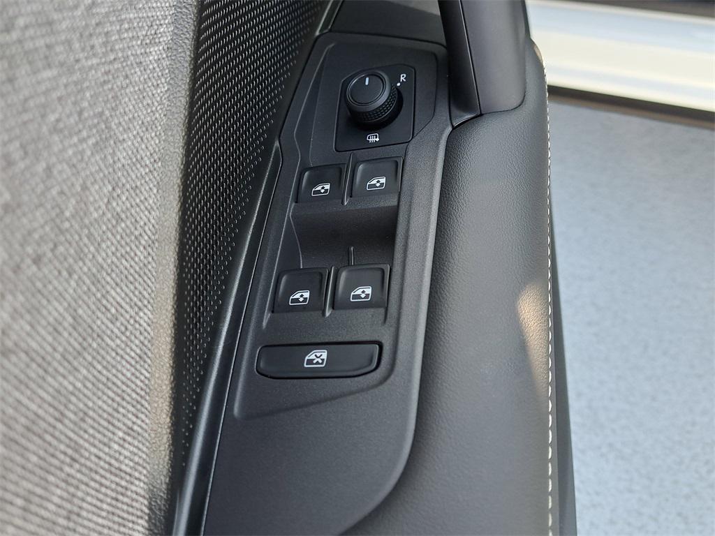 new 2025 Volkswagen Tiguan car, priced at $27,446