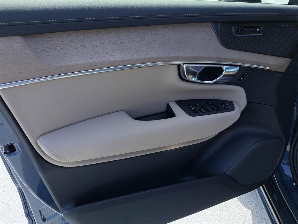 new 2026 Volvo XC90 car, priced at $65,914