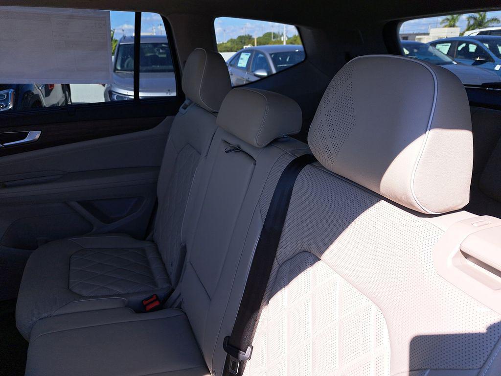 new 2026 Volkswagen Atlas car, priced at $52,911