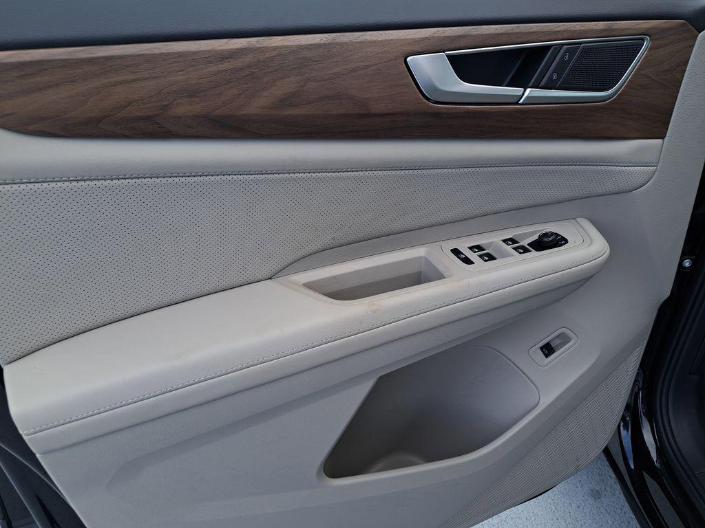 new 2026 Volkswagen Atlas car, priced at $43,810