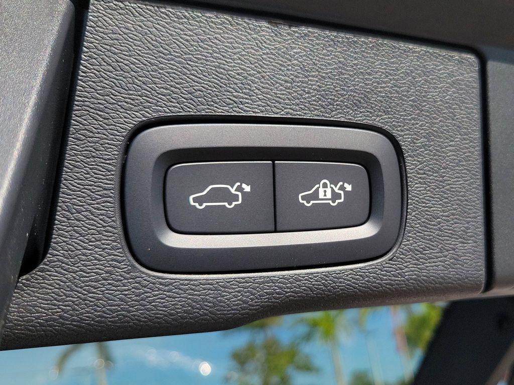 new 2026 Volvo XC60 car, priced at $55,400