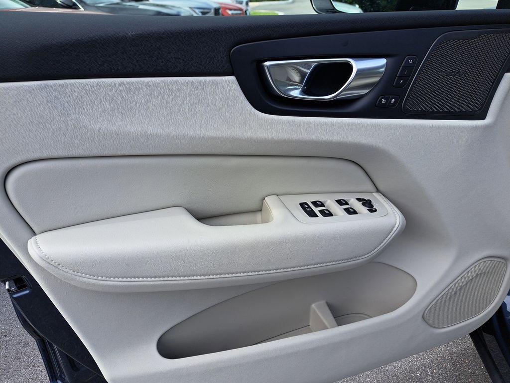 new 2026 Volvo XC60 Plug-In Hybrid car, priced at $73,083