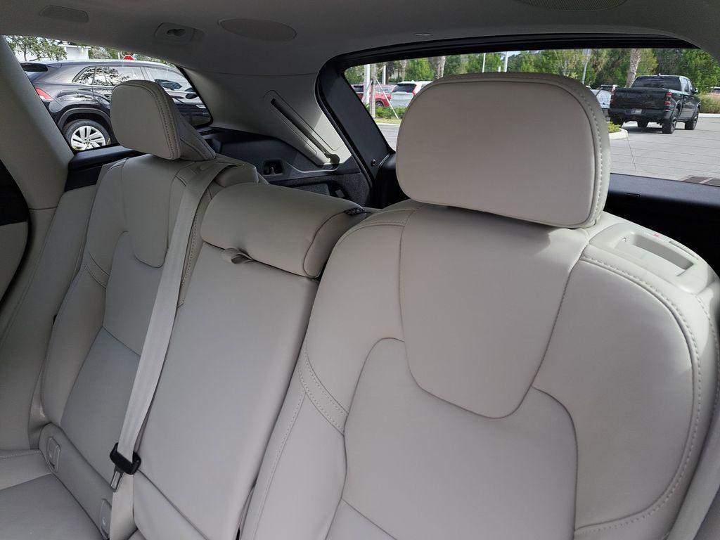 new 2026 Volvo XC60 Plug-In Hybrid car, priced at $73,083