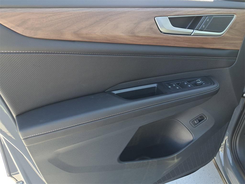 new 2026 Volkswagen Atlas car, priced at $43,759