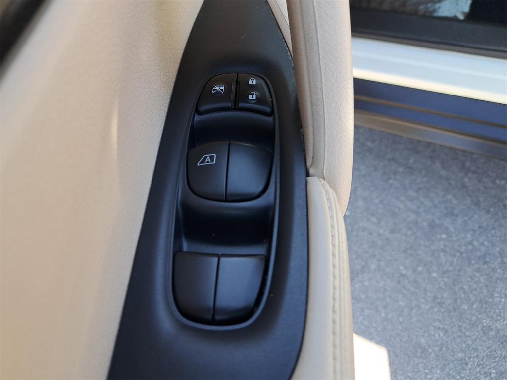 used 2018 Nissan Rogue car, priced at $14,995