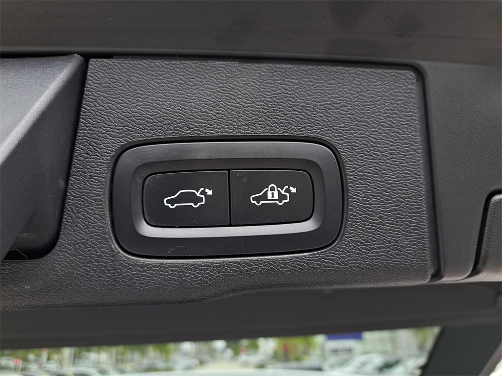 used 2023 Volvo XC60 car, priced at $35,995