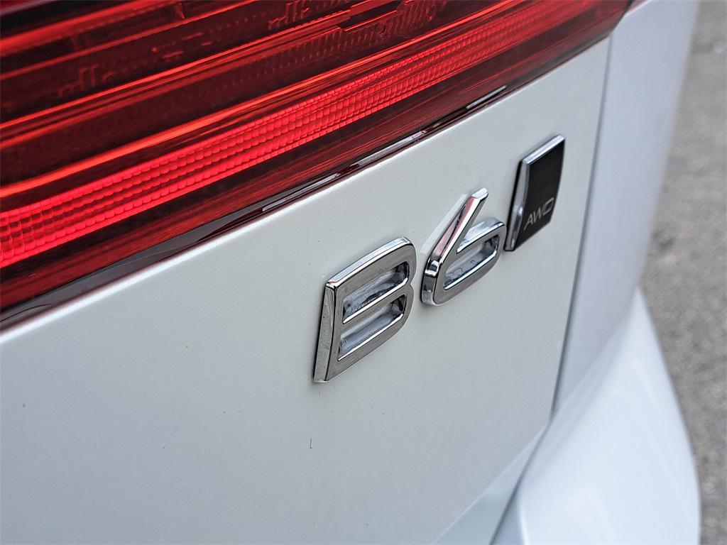 used 2023 Volvo XC60 car, priced at $35,995