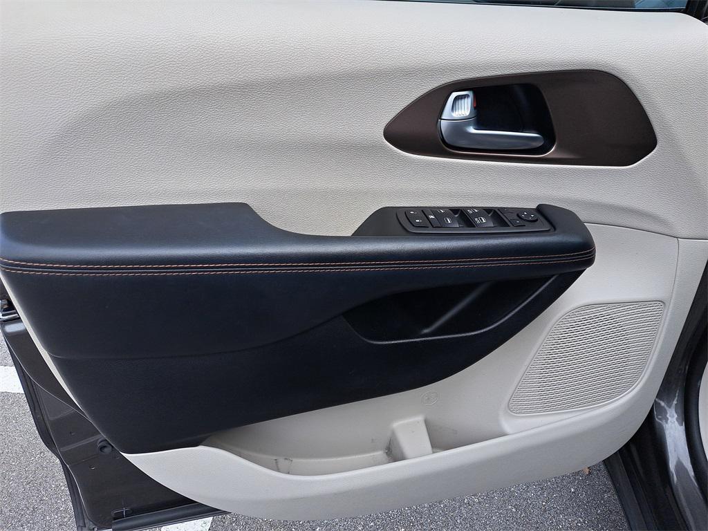 used 2019 Chrysler Pacifica car, priced at $16,895