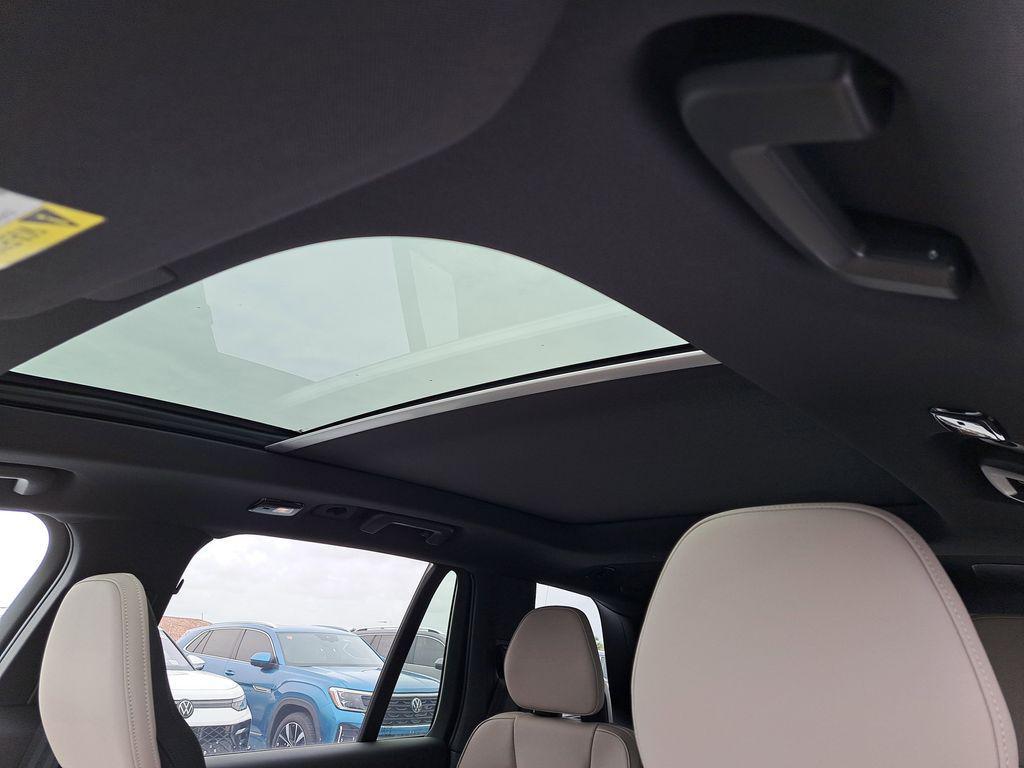 new 2026 Volvo XC90 Plug-In Hybrid car, priced at $79,446