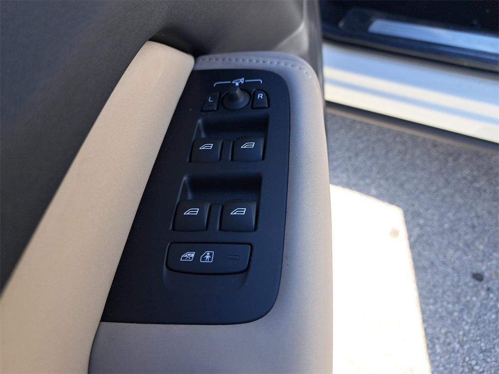 new 2026 Volvo XC60 Plug-In Hybrid car, priced at $64,987