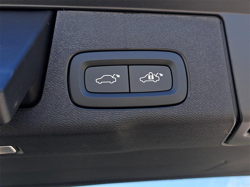 new 2026 Volvo XC60 Plug-In Hybrid car, priced at $64,987