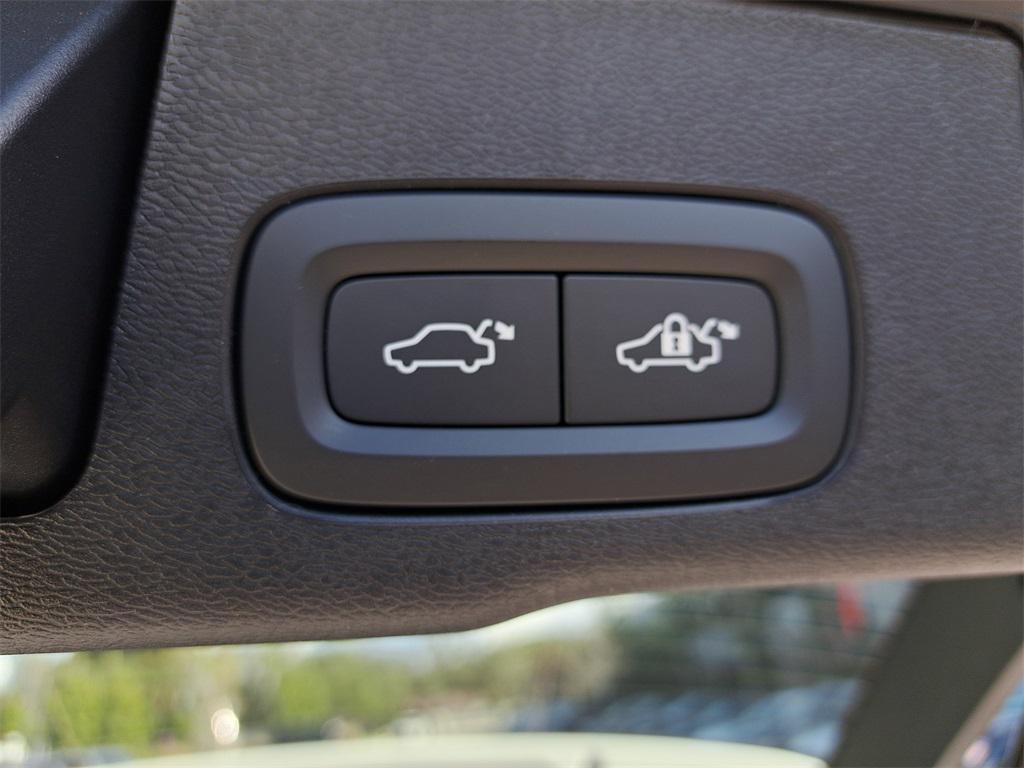 new 2026 Volvo XC60 car, priced at $59,851