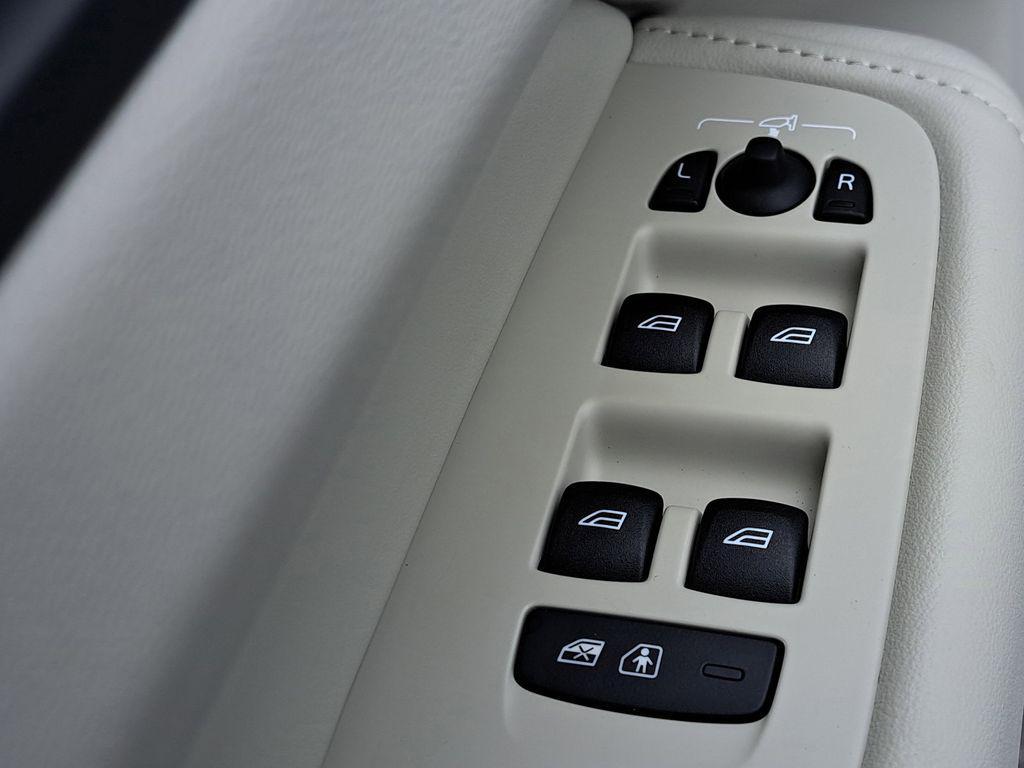 new 2026 Volvo XC60 car, priced at $61,235