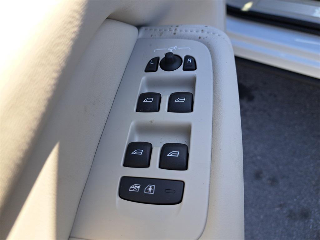 new 2026 Volvo XC60 car, priced at $59,851